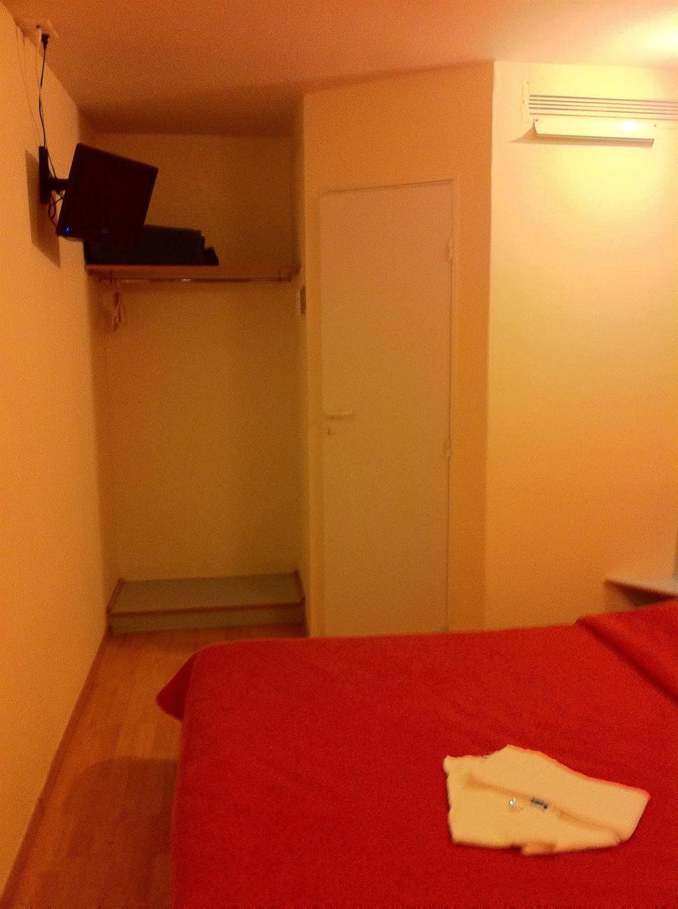 The Originals Access Aeroport, Hotel Aurillac Dış mekan fotoğraf